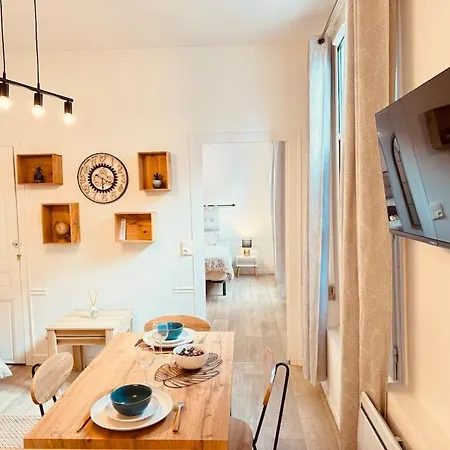 L'escale Gare - Parking, Machine A Laver & Wi-fi Apartment Sainte-Savine